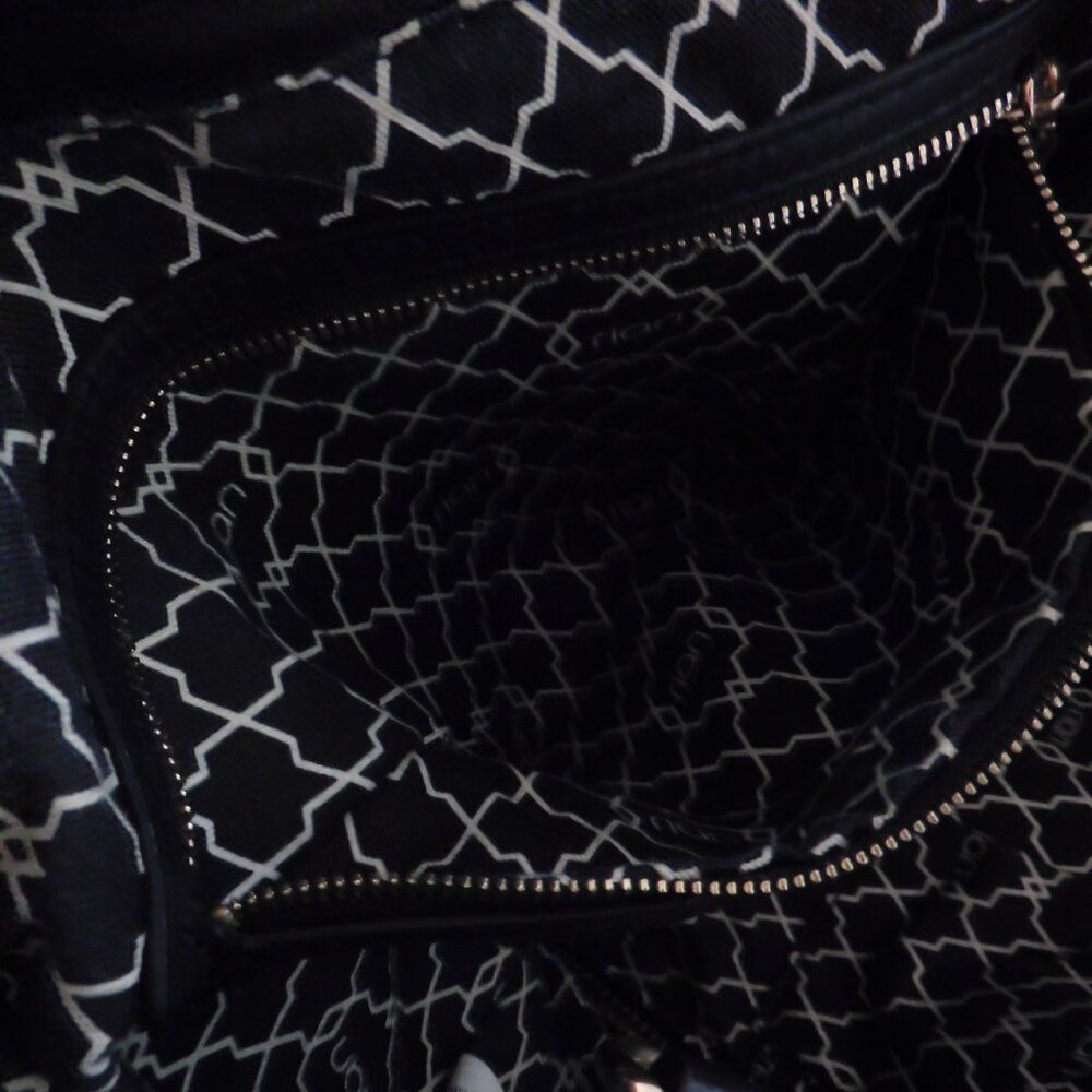 VTG Rian Convertible Sling Backpack Black‎ Pebbled Leather Medium Handbag - Picture 4 of 11